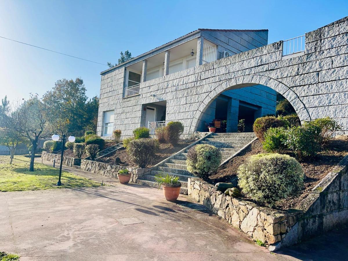 O Souto De Monteasnal Holiday home Ourense